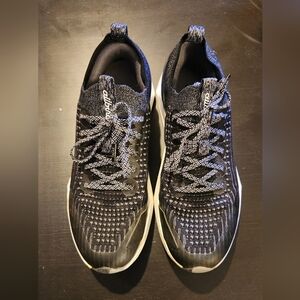 Women's Allbirds Black and White Knit Sneakers Sz 8.5